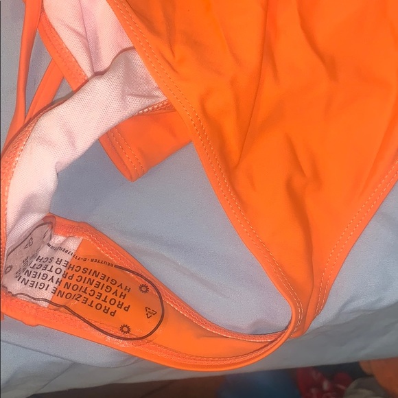 One piece bathing suit - Picture 5 of 5